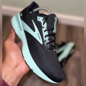 Brooks Launch GTS 8 - Womens 9